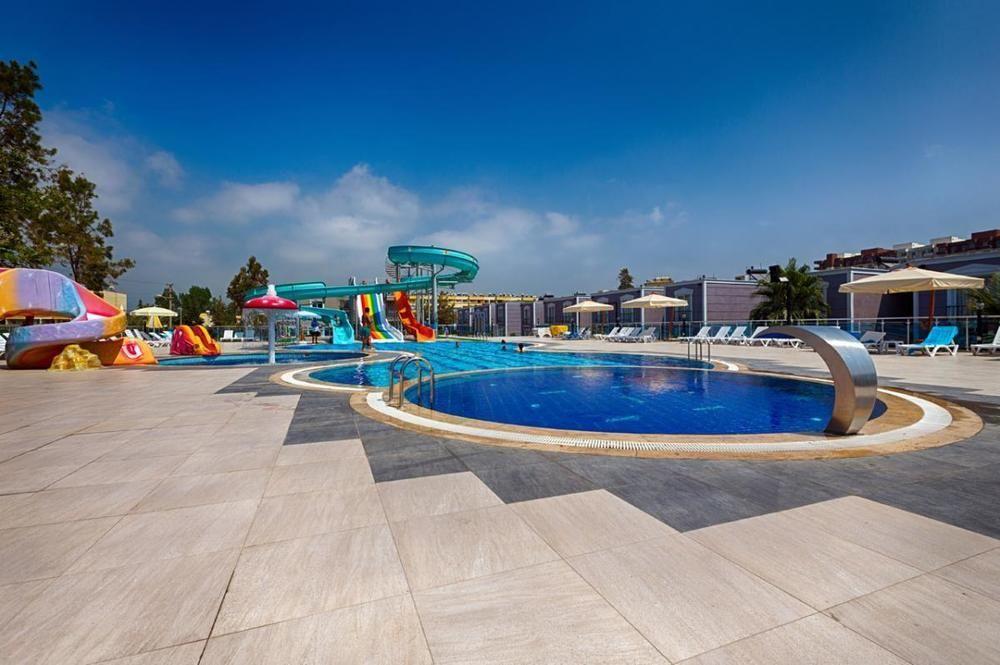 Wonasis Resort & Aqua Hotel Kargipinari Ngoại thất bức ảnh